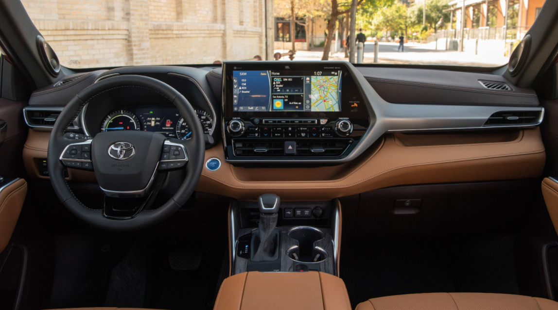 Toyota Kluger 2023 Interior