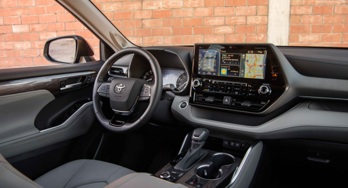 2023 Toyota Highlander Interior